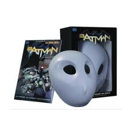 Batman: the Court of Owls Mask and Book set