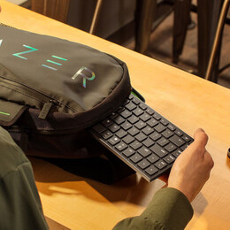 Razer Joro - Portable Wireless rgb Gaming Keyboard - Thin,light - low Profile - Bluetooth / type c