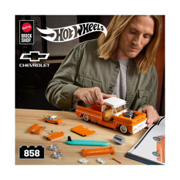 Mattel hot Wheels: Elite Series Brick Shop - Chevrolet Custom '62 Chevy Pickup Vehicle (Jft20)