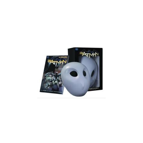 Batman: the Court of Owls Mask and Book set