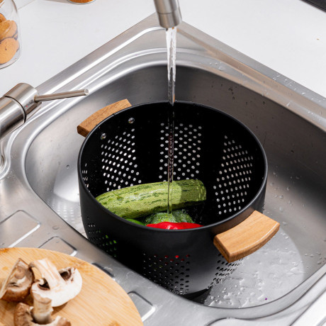 Estia Σουρωτηρι Ζυμαρικων Allure Μεταλλικο 22cm με Ξυλινες Λαβες Μαυρο